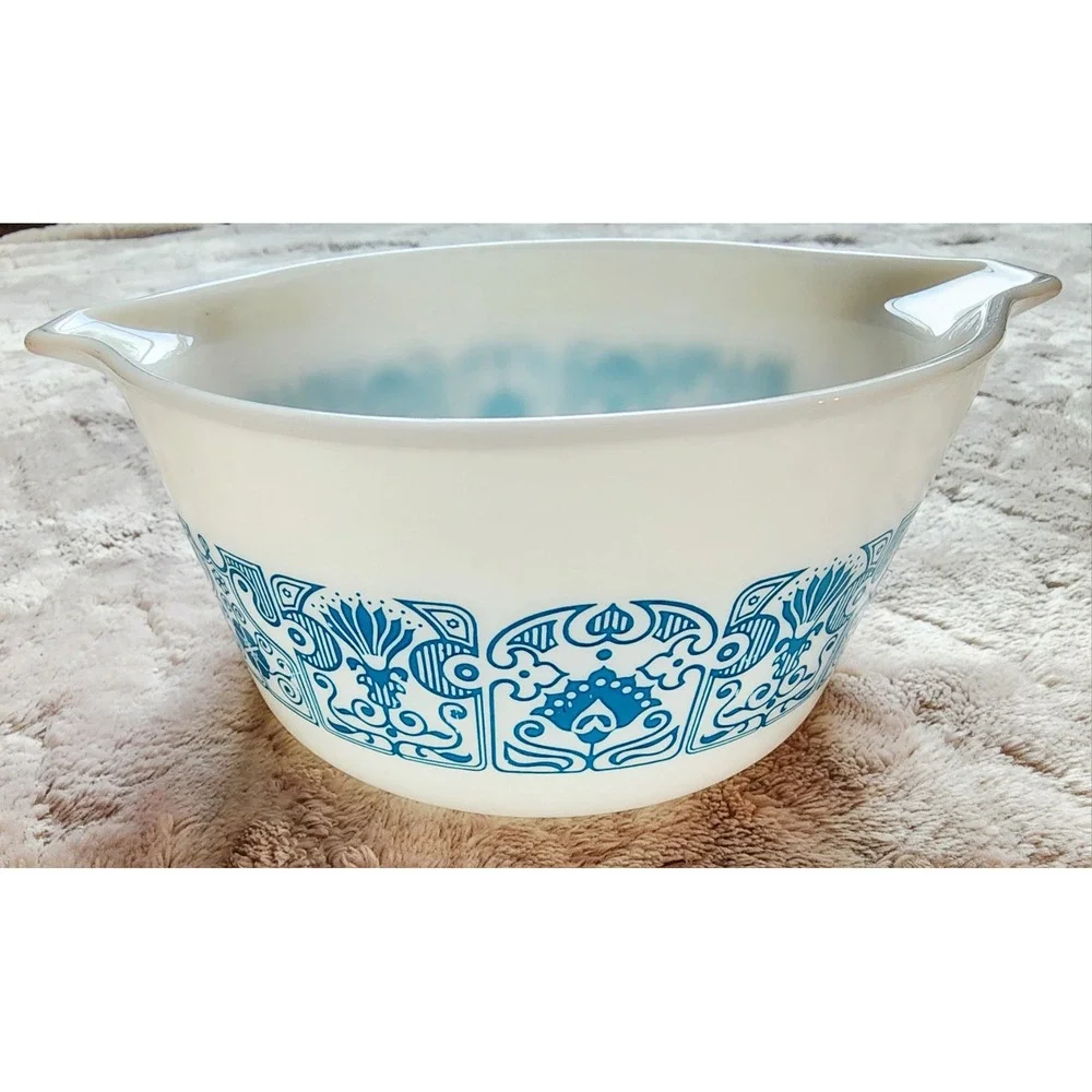 Vintage Pyrex Horizon Blue Casserole Bowl 473 1 QT Blue White Milk Glass
